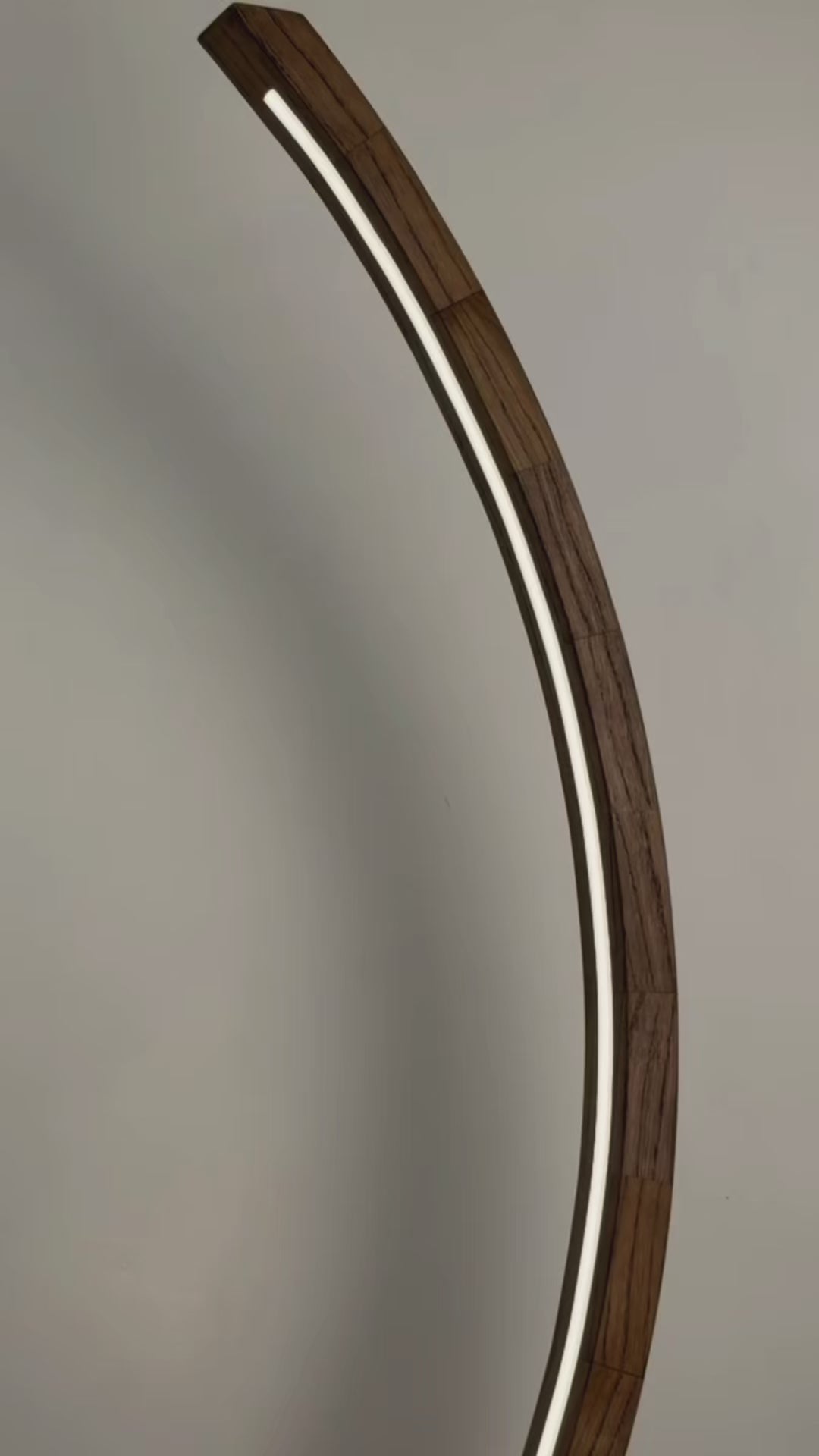 LED floor lamp "Crescent Moon"